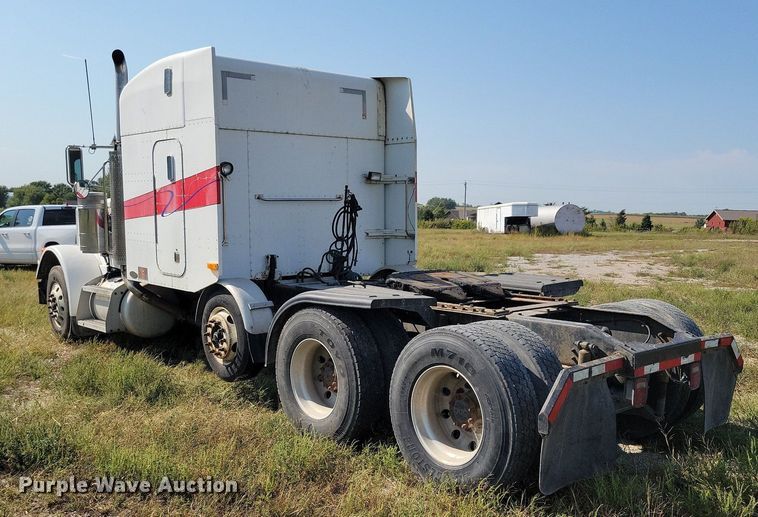 image for item JO9466 2003 Peterbilt  379 semi truck