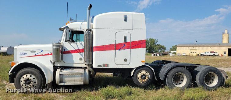 image for item JO9466 2003 Peterbilt  379 semi truck
