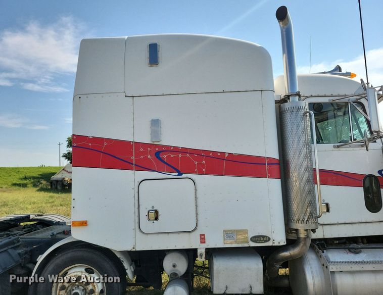 image for item JO9466 2003 Peterbilt  379 semi truck