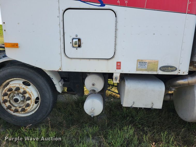 image for item JO9466 2003 Peterbilt  379 semi truck