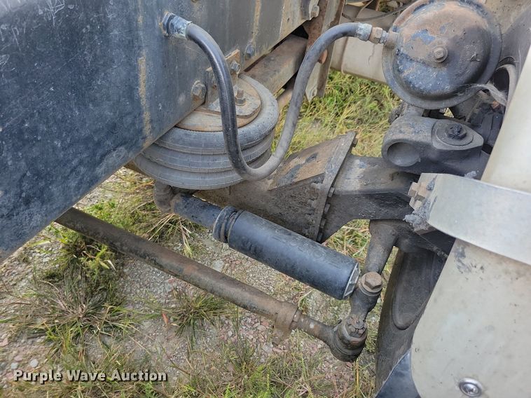 image for item JO9466 2003 Peterbilt  379 semi truck