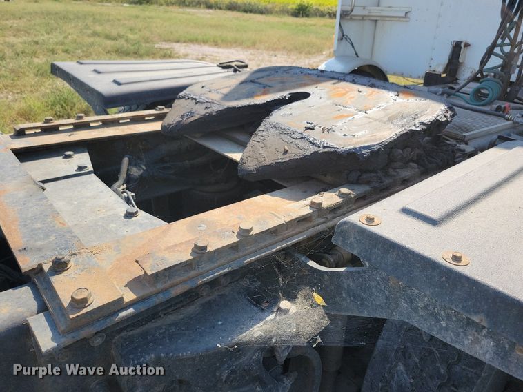 image for item JO9466 2003 Peterbilt  379 semi truck