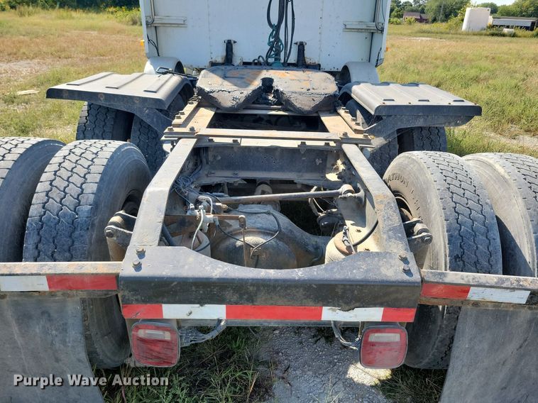 image for item JO9466 2003 Peterbilt  379 semi truck