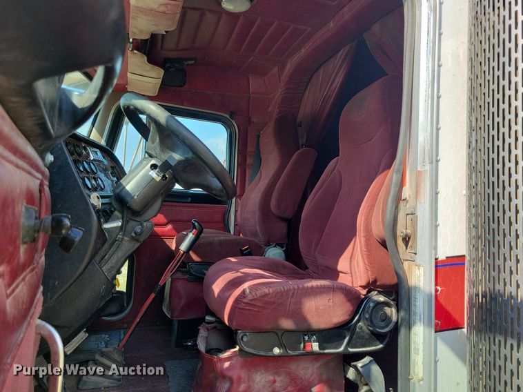 image for item JO9466 2003 Peterbilt  379 semi truck