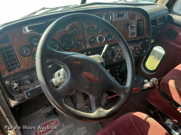 image for item JO9466 2003 Peterbilt  379 semi truck