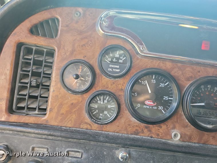 image for item JO9466 2003 Peterbilt  379 semi truck