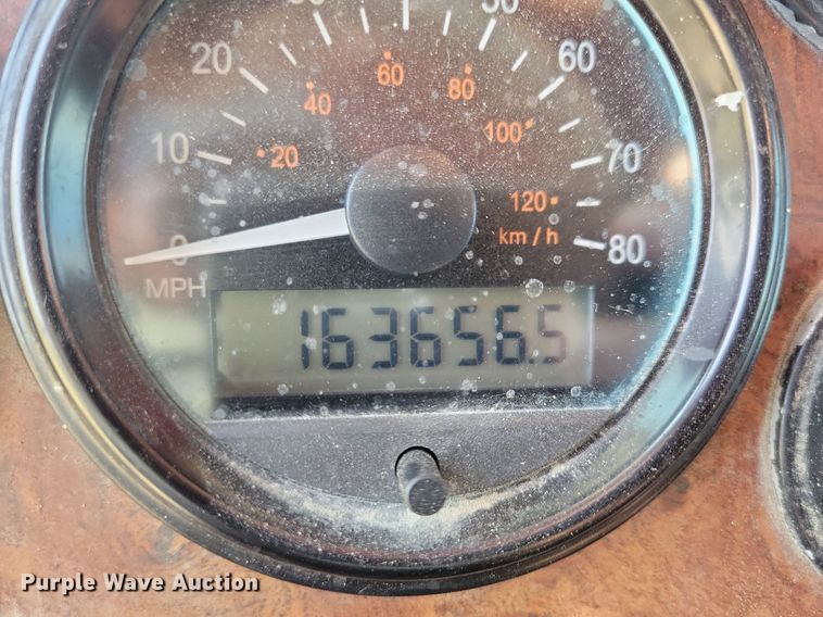 image for item JO9466 2003 Peterbilt  379 semi truck