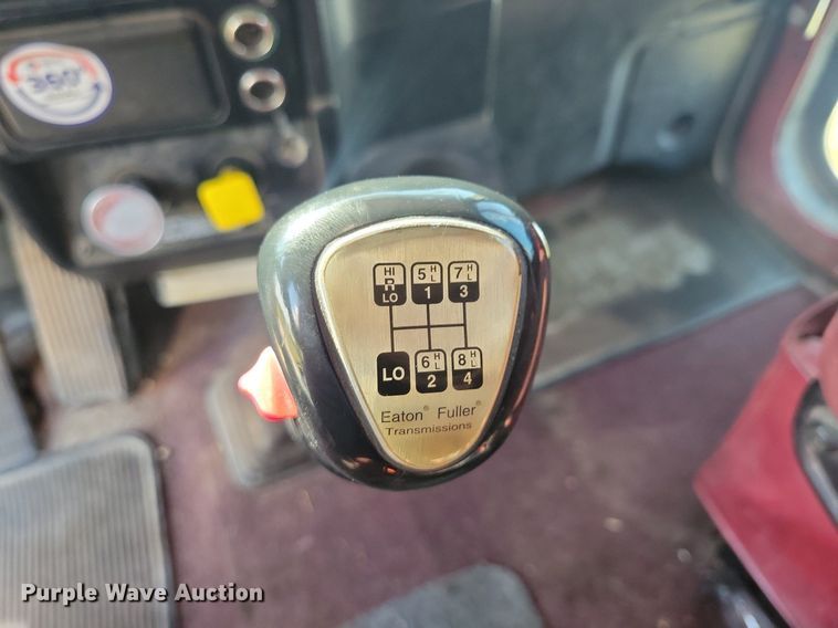 image for item JO9466 2003 Peterbilt  379 semi truck