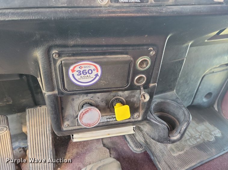 image for item JO9466 2003 Peterbilt  379 semi truck