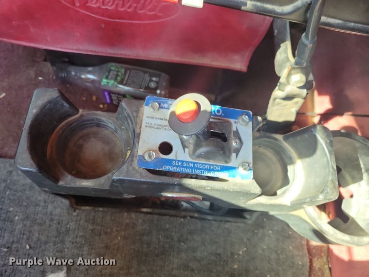 image for item JO9466 2003 Peterbilt  379 semi truck