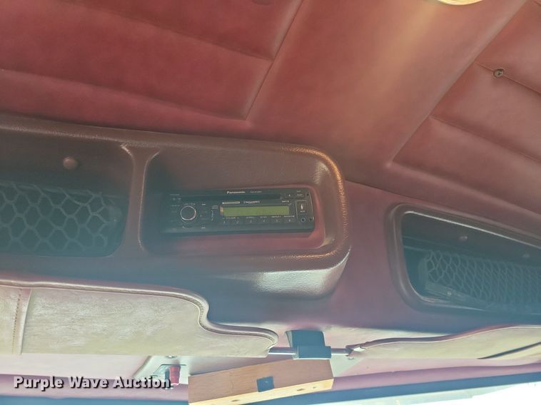 image for item JO9466 2003 Peterbilt  379 semi truck