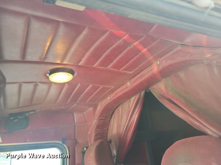 image for item JO9466 2003 Peterbilt  379 semi truck