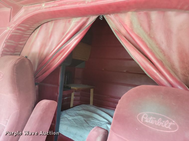 image for item JO9466 2003 Peterbilt  379 semi truck