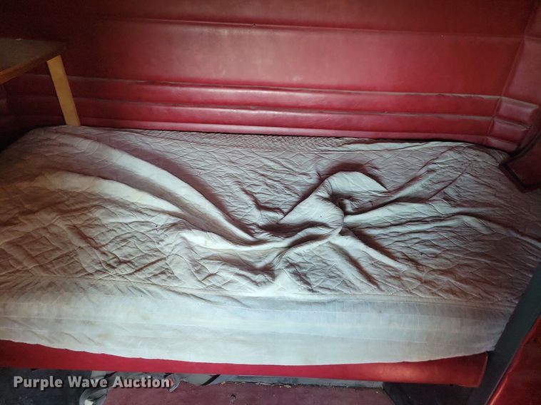 image for item JO9466 2003 Peterbilt  379 semi truck