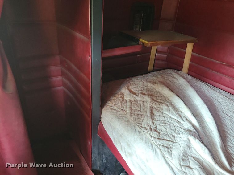 image for item JO9466 2003 Peterbilt  379 semi truck