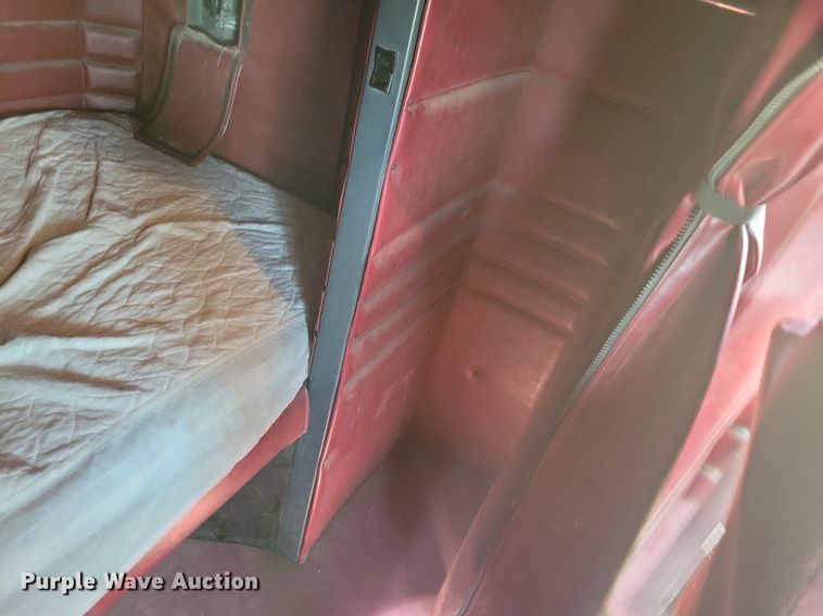 image for item JO9466 2003 Peterbilt  379 semi truck