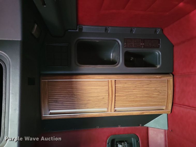 image for item JO9466 2003 Peterbilt  379 semi truck