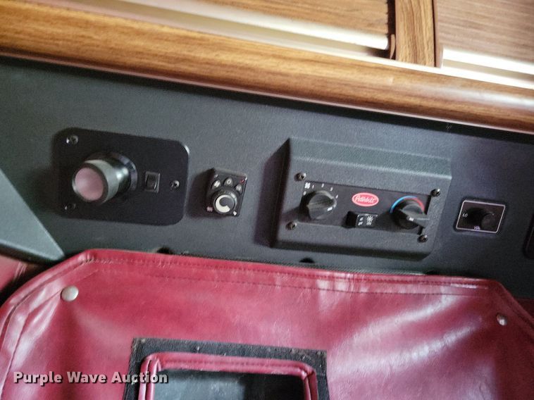 image for item JO9466 2003 Peterbilt  379 semi truck