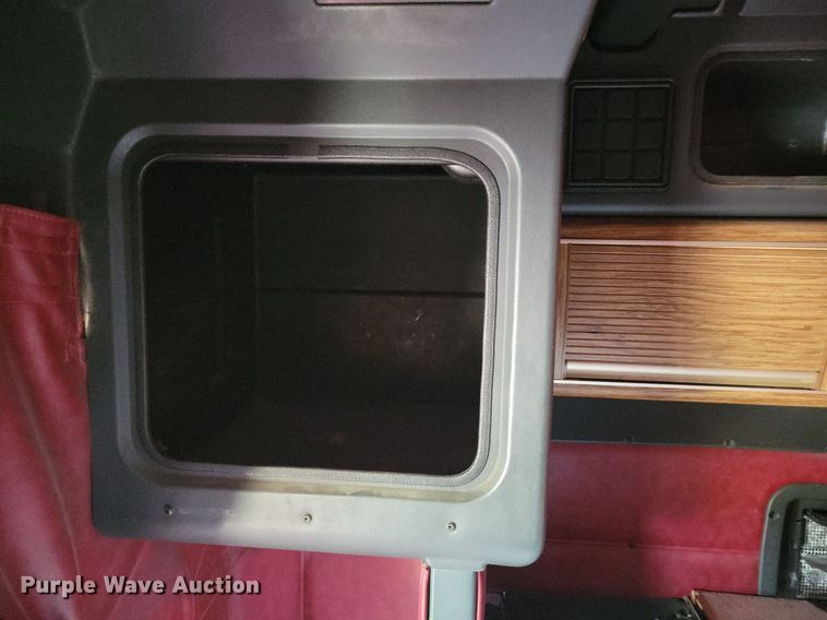 image for item JO9466 2003 Peterbilt  379 semi truck