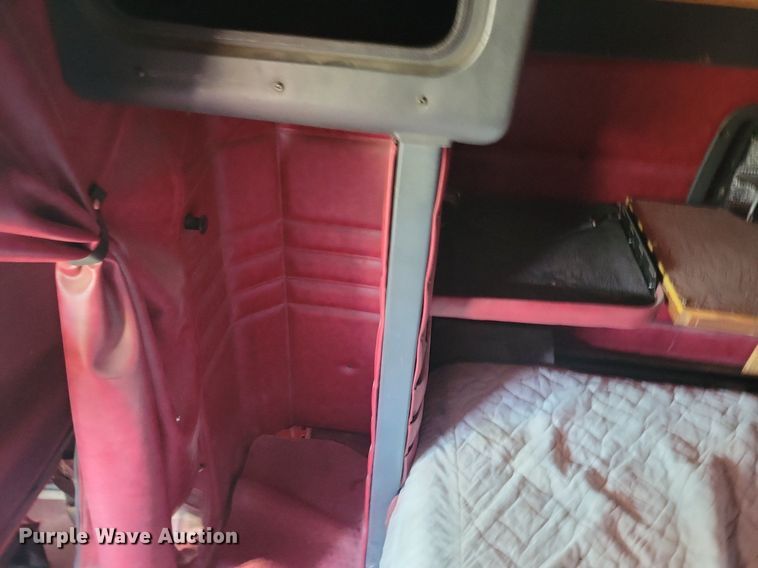 image for item JO9466 2003 Peterbilt  379 semi truck