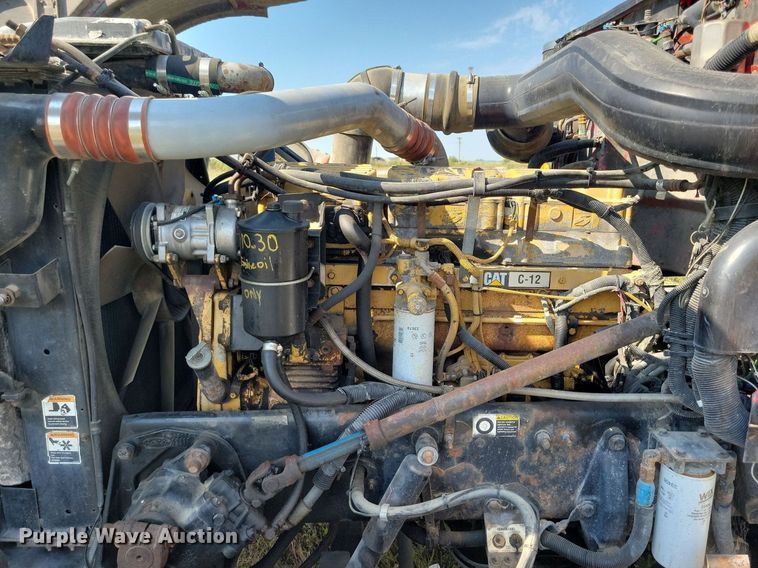 image for item JO9466 2003 Peterbilt  379 semi truck