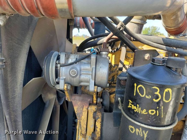 image for item JO9466 2003 Peterbilt  379 semi truck