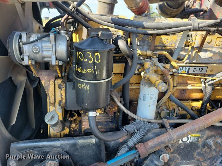 image for item JO9466 2003 Peterbilt  379 semi truck