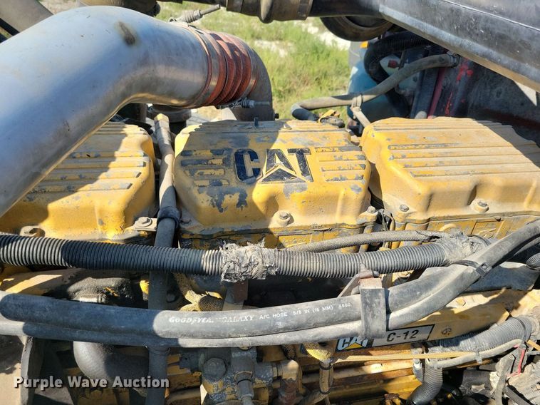 image for item JO9466 2003 Peterbilt  379 semi truck