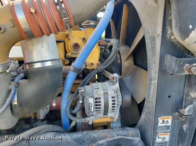 image for item JO9466 2003 Peterbilt  379 semi truck