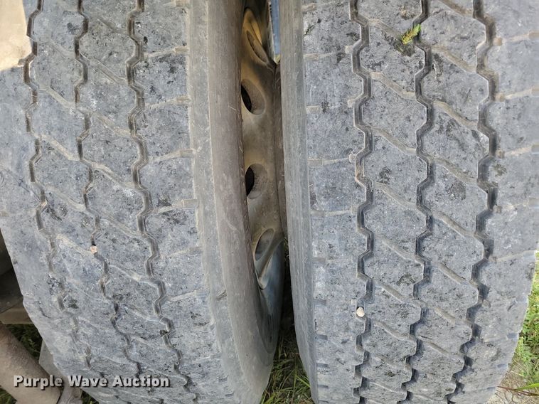 image for item JO9466 2003 Peterbilt  379 semi truck