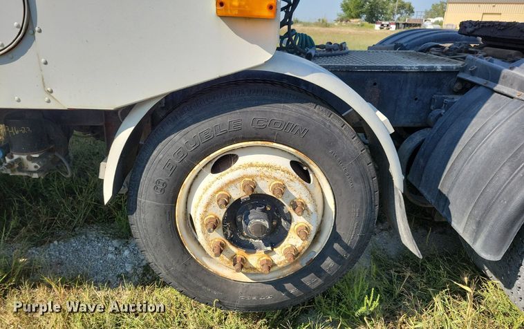 image for item JO9466 2003 Peterbilt  379 semi truck