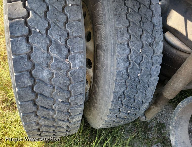 image for item JO9466 2003 Peterbilt  379 semi truck