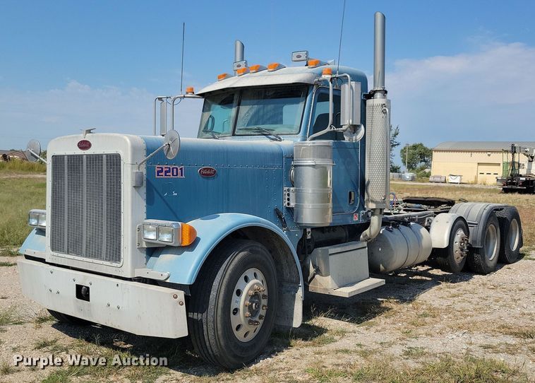 image for item JO9467 2006 Peterbilt 379 semi truck