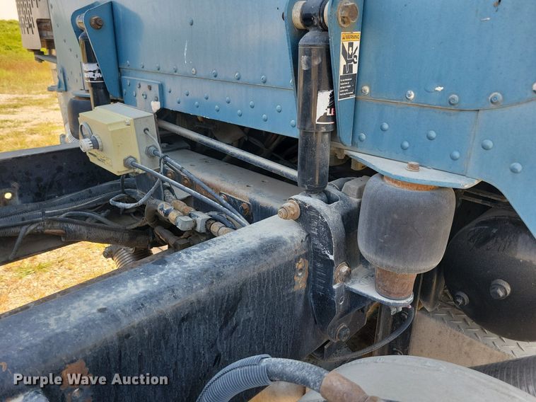 image for item JO9467 2006 Peterbilt 379 semi truck