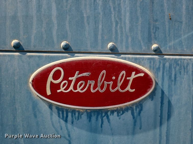 image for item JO9467 2006 Peterbilt 379 semi truck