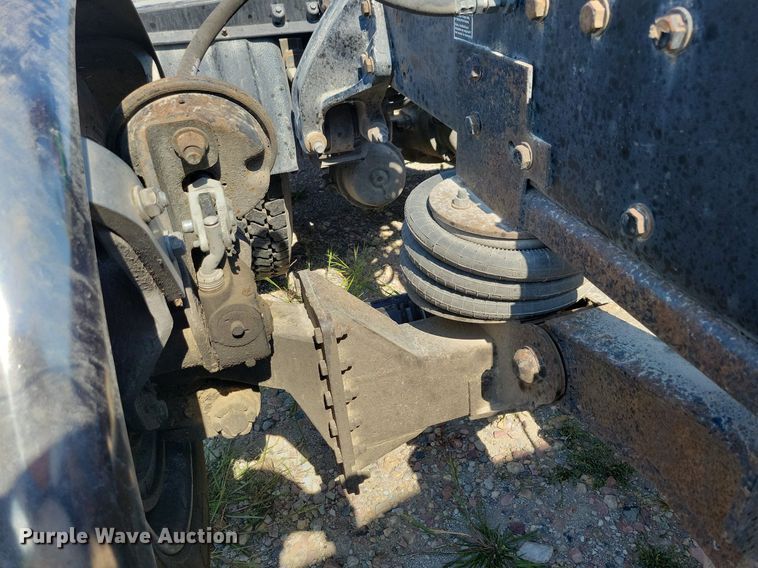 image for item JO9467 2006 Peterbilt 379 semi truck