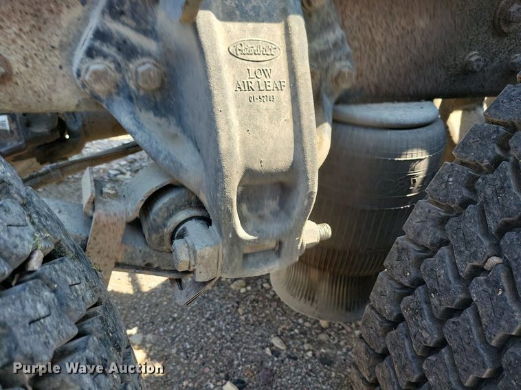 image for item JO9467 2006 Peterbilt 379 semi truck