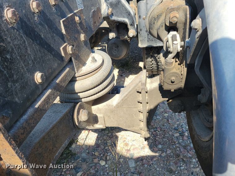 image for item JO9467 2006 Peterbilt 379 semi truck