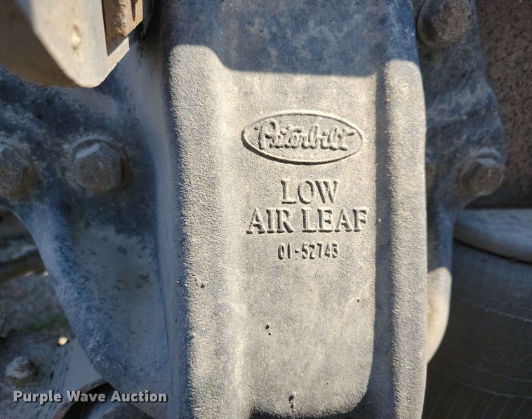 image for item JO9467 2006 Peterbilt 379 semi truck