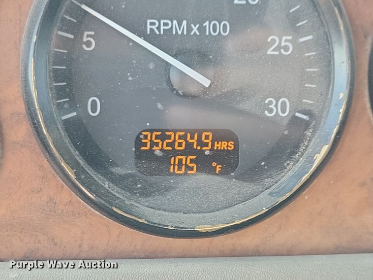 image for item JO9467 2006 Peterbilt 379 semi truck