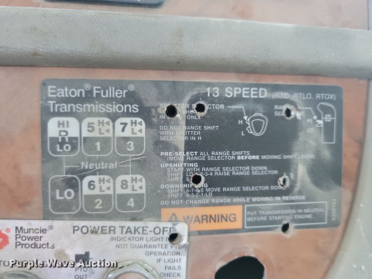 image for item JO9467 2006 Peterbilt 379 semi truck