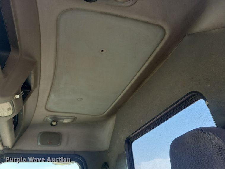 image for item JO9467 2006 Peterbilt 379 semi truck