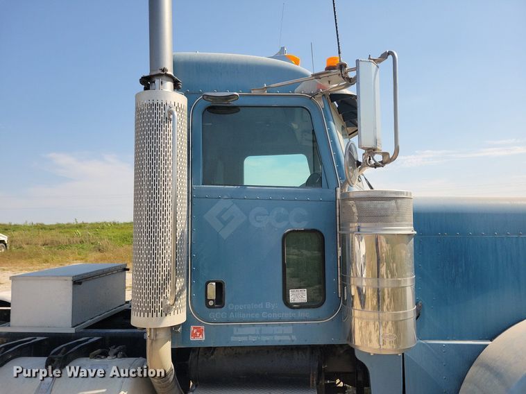 image for item JO9467 2006 Peterbilt 379 semi truck