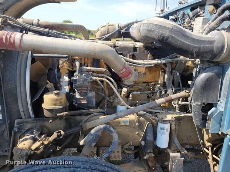 image for item JO9467 2006 Peterbilt 379 semi truck