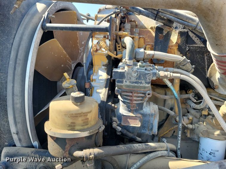 image for item JO9467 2006 Peterbilt 379 semi truck