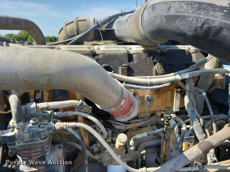 image for item JO9467 2006 Peterbilt 379 semi truck