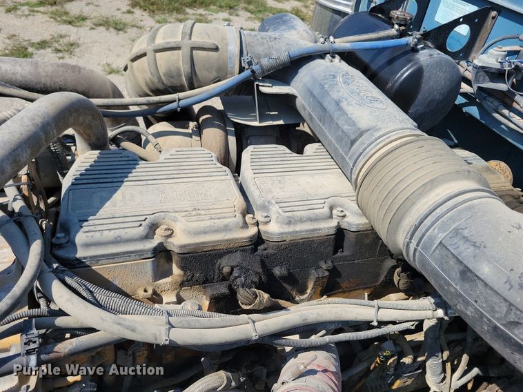 image for item JO9467 2006 Peterbilt 379 semi truck