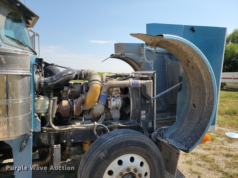 image for item JO9467 2006 Peterbilt 379 semi truck