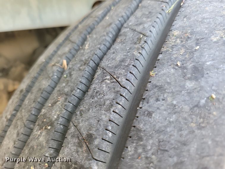 image for item JO9467 2006 Peterbilt 379 semi truck