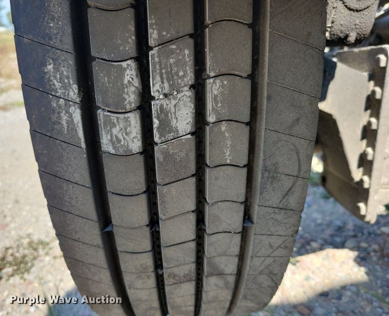 image for item JO9467 2006 Peterbilt 379 semi truck